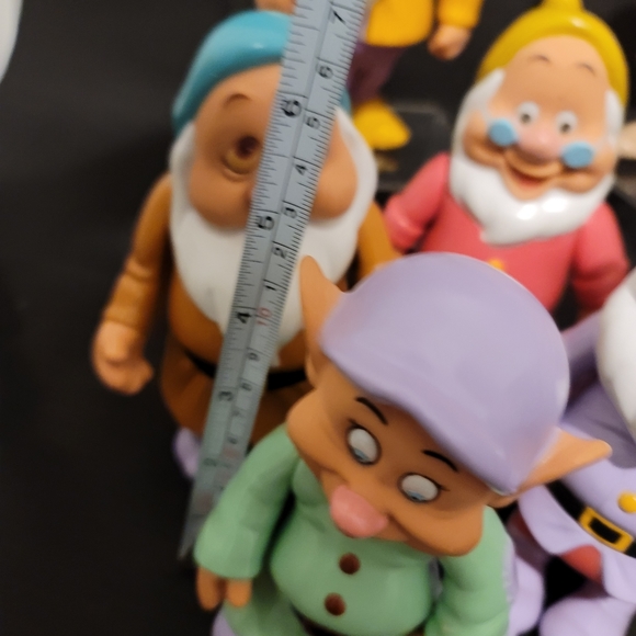 Vintage DISNEY Snow White 7 Dwarfs Rubber Figure 5"- 7" Posable Sleepy Dopey Doc - Picture 8 of 16